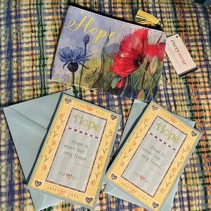 Hope Inspirational Gift Set –Floral  Pouch with 2 Notecards